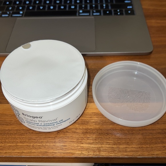 Brand new briogeo scalp revival micro exfoliating shampoo - Picture 2 of 2